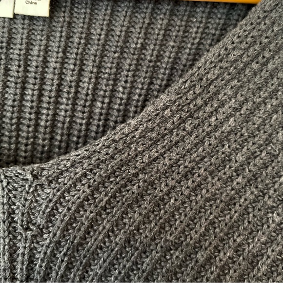 Tentree Highline V-neck sweater (Size S) - Picture 7 of 8